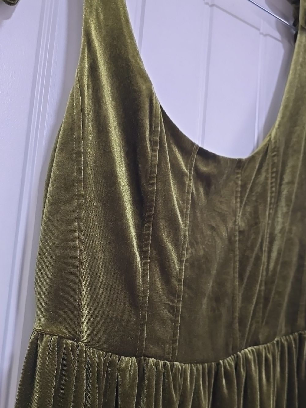 NWT CIDER Scoop Neck Olive Green Velvet Midi Dress with Tie Straps - Picture 7 of 9